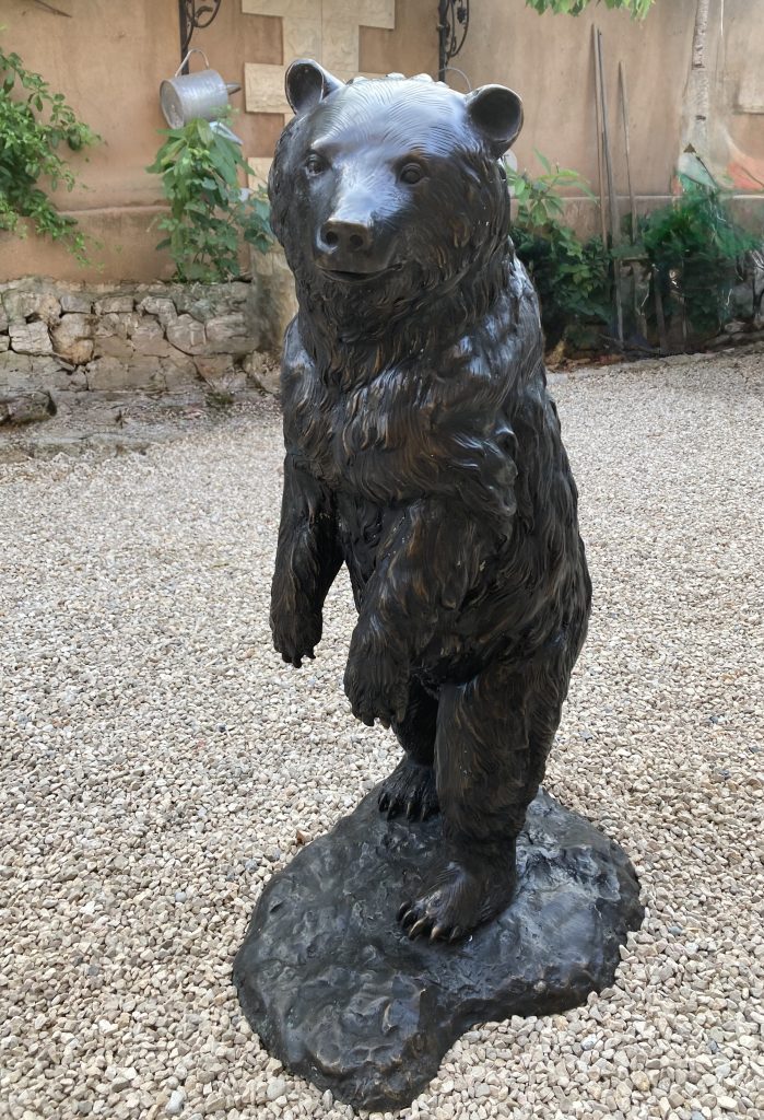 Grand ours debout en bronze, sculpture animalière sur socle